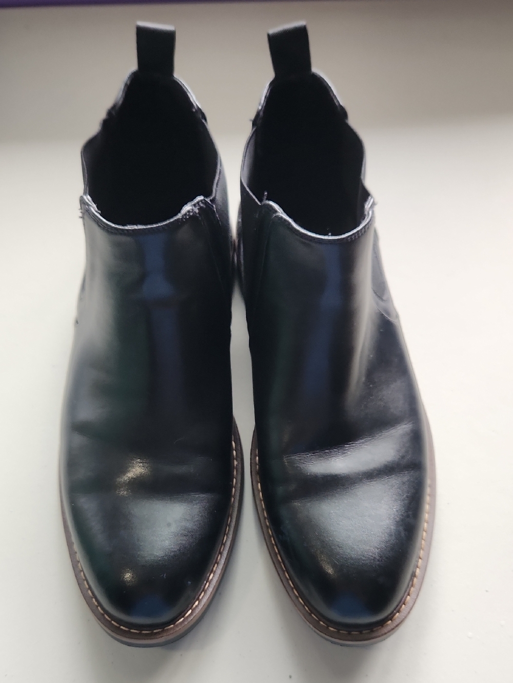 Kenneth Cole Black Leather Chukka Boots with Brown Welt